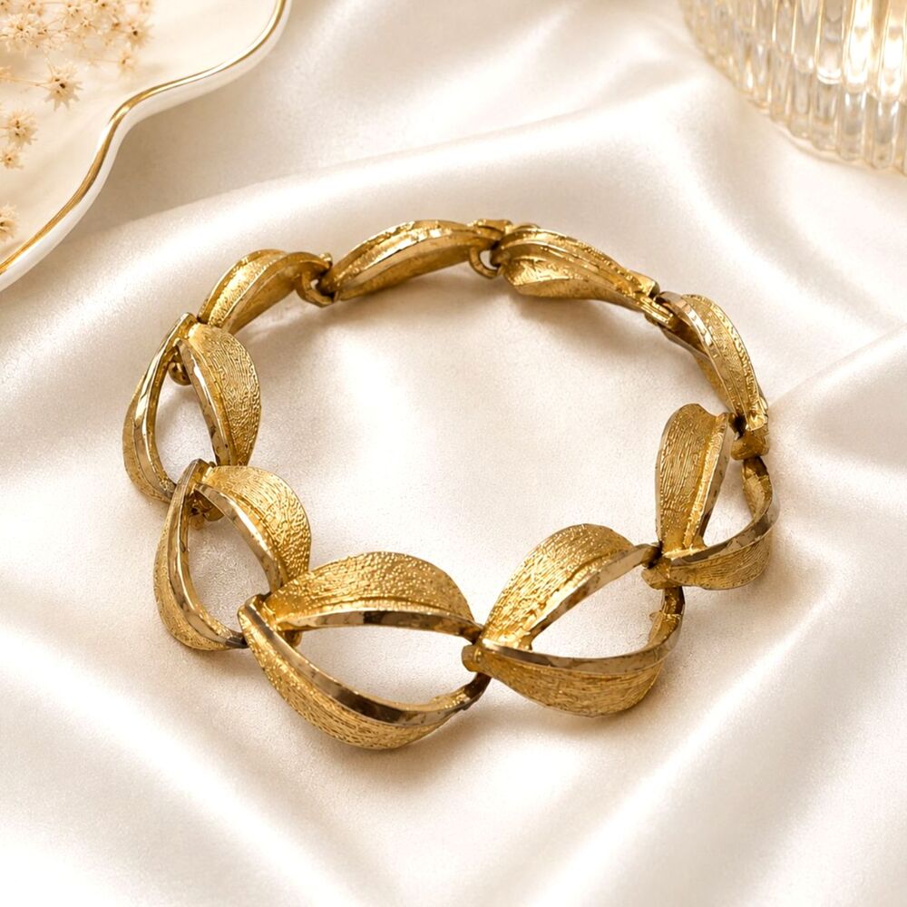 Vintage Mid Century Brushed Gold Tone Specialty Link Bracelet 7.5"